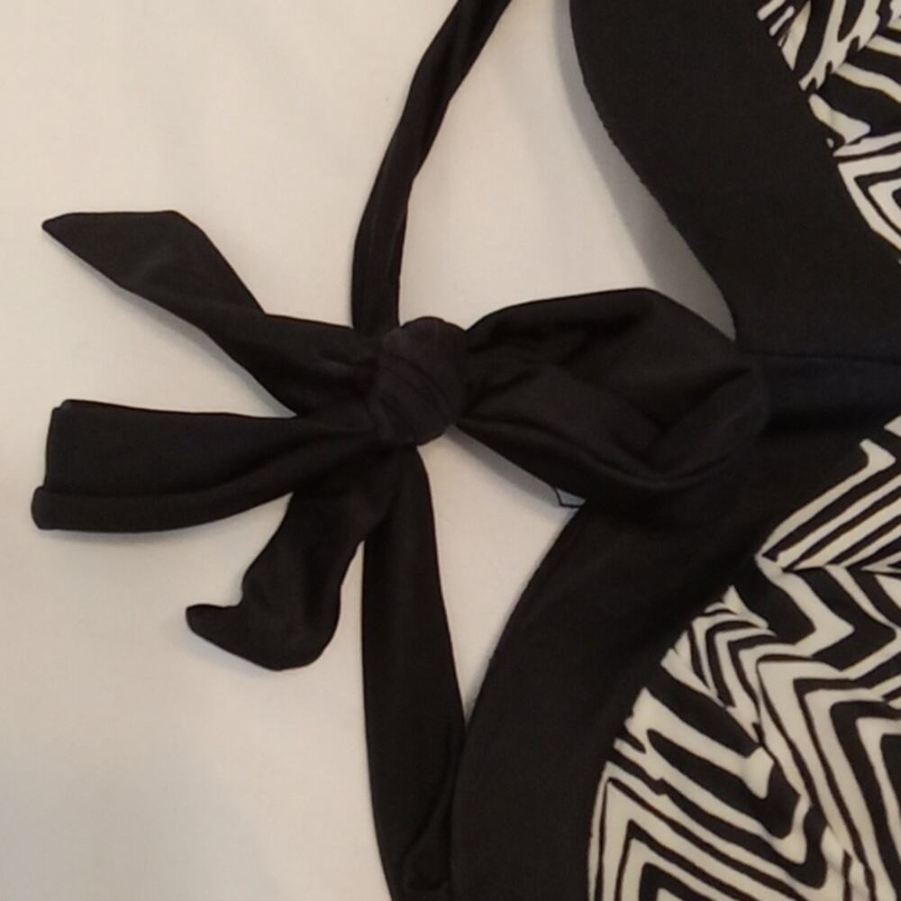 Merona Women's Black  Zebra design Halter one piece Medium Swimsuit. Feminine - Picture 8 of 8
